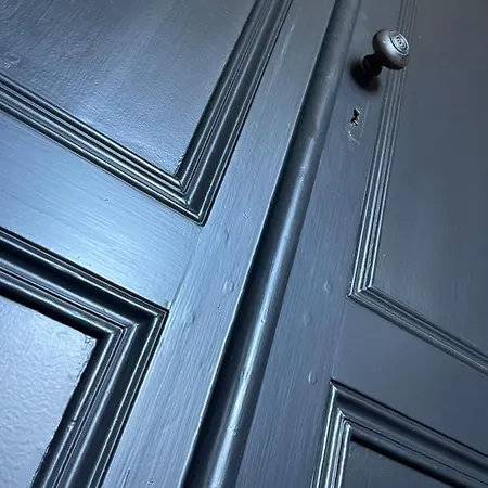 The Διαμέρισμα *