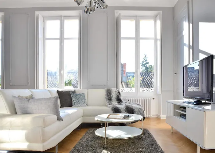 The Διαμέρισμα *